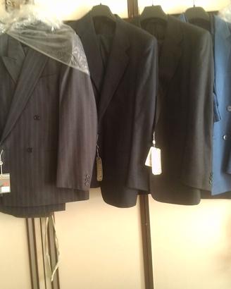 SVENDITA TOTALE Abiti + giaccone montone e altri