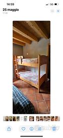 Letti a castello in legno massello con materassi i