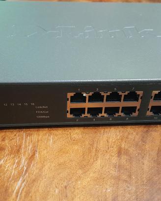 Switch D-Link 16 porte Fast Ethernet + 2 webcam
