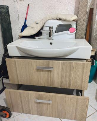 Lavabo bagno con mobile