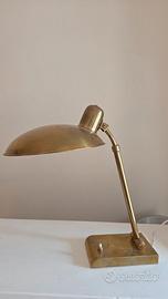 Lampada da tavolo vintage con struttura in ottone