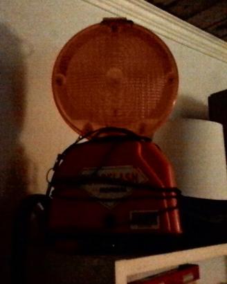 lampada emergenza lampeggiante a led