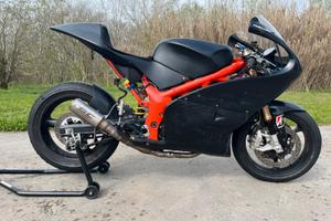 Suzuki SV 650 pronto pista