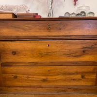 Cassettiera antica in legno di noce stile classico