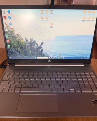 HP Laptop 15, Ryzen 7, 16GB RAM, SSD 512GB