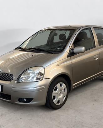 Toyota Yaris 1.0i 16V cat 5 porte Sol