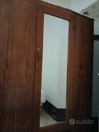 armadio con specchio