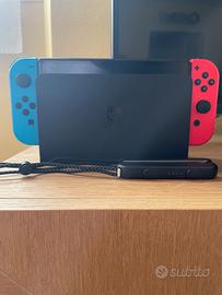 Nintendo Switch Oled versione Blu-Rossa