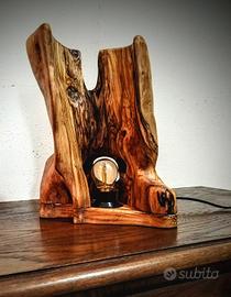 lampada in legno d'ulivo 