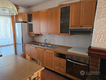 CUCINA CON FORNO RECENTE 2.85 LARGHEZZA