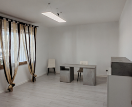 Stanza uso studio / ufficio