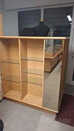 ARREDAMENTO PER NEGOZIO