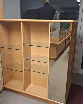 ARREDAMENTO PER NEGOZIO