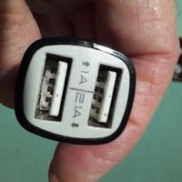 Caricatore da auto usb