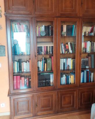 Grande libreria in legno