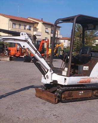 Miniescavatore usato BOBCAT 320
