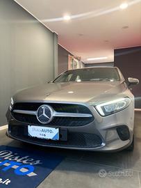 Mercedes classe A 180D Automatic luci ambient