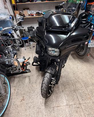 Harley Street Glide cupolino 8”