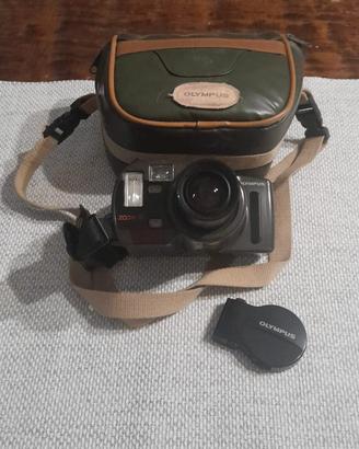 Fotocamera a pellicola vintage Olympus AZ-300.