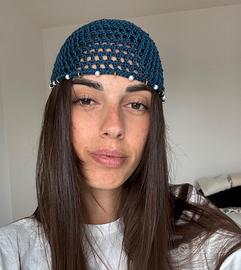 cappello a rete ad uncinetto blu cobalto handmade 