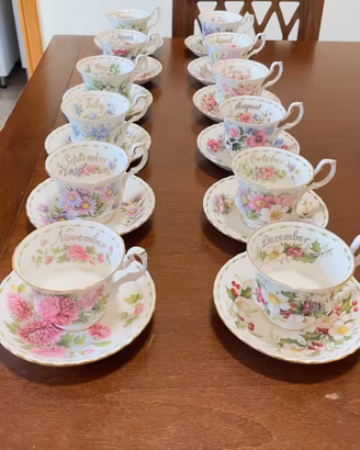 RARO Servizio da Tè Completo 12 Mesi Royal Albert