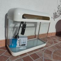 Acquario 15 l con pompa e luce led
