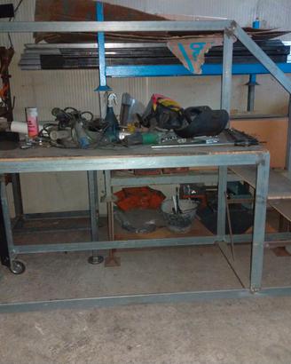 Scala in ferro per lavorazione ferro in altezza