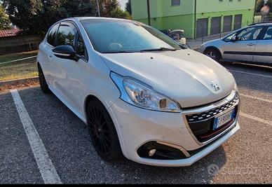 Peugeot 208 GTI