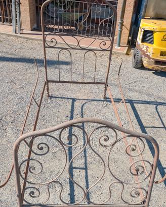 Letto singolo in ferro battuto
