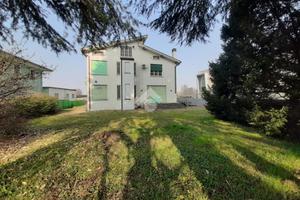PORZIONE DI TRIFAMILIARE A TEOLO