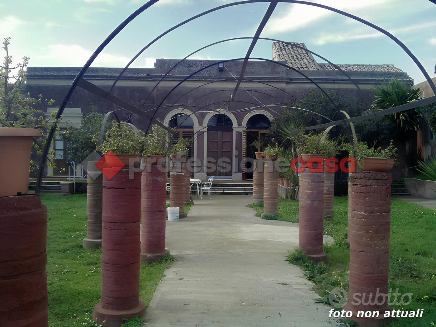 Castello Camporotondo Etneo [Cod. rif 1059VRG] - Vista 4