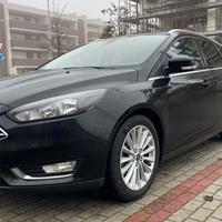 Ford Focus Titanium 1.6 GPL 120cv, bombola nuova