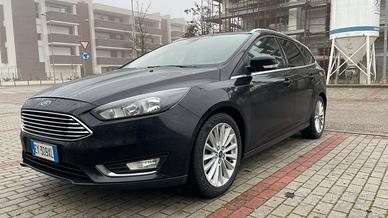 Ford Focus Titanium 1.6 GPL 120cv, bombola nuova