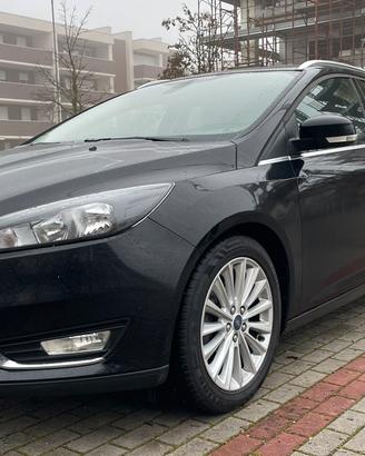 Ford Focus Titanium 1.6 GPL 120cv, bombola nuova