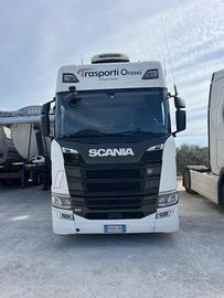 Trattore stradale Scania