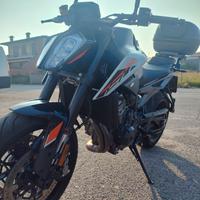 KTM duke 790L 2024