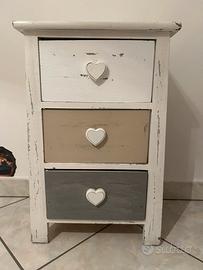 Mobiletto con cassetti