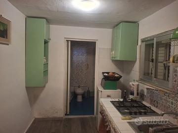 I monovano arredato in centro Palermo