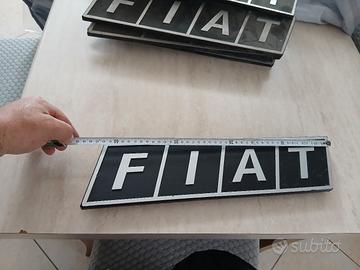 fiat emblema scritta logo