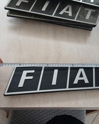 fiat emblema scritta logo