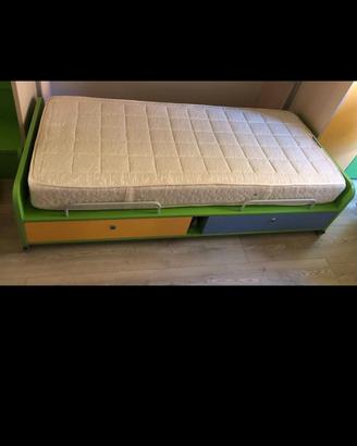 Letto bambino bambina ragazzo ragazza