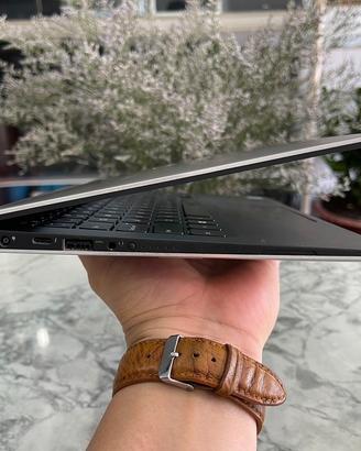 Dell XPS 9350  4K TOUCH 16GB RAM 512GB SSD 16/512