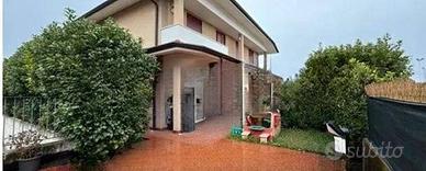 Immobile in asta di 186 m² con 4 locali e box auto