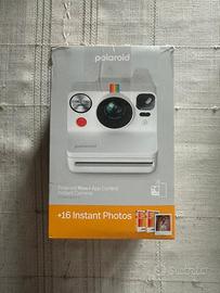 Polaroid Now+ gen 3 con 16 pellicole a colori