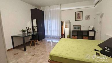 Ampia stanza METRO BIGNAMI sotto casa