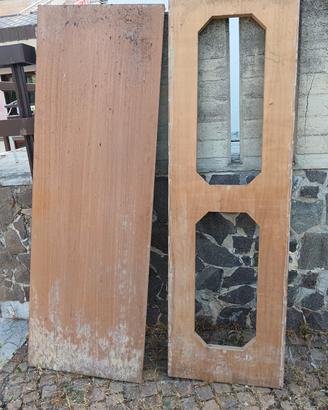 Porte in legno ancora grezze
