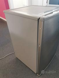 Frigorifero compatto Candy con congelatore 109 L