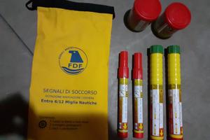 Razzi di emergenza fino a 12 miglia