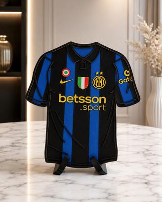 Maglia Inter 2026/2027 3D con Piedistallo