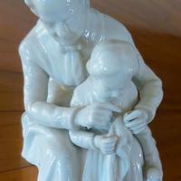Statua Porcellana: Donna e Bambino